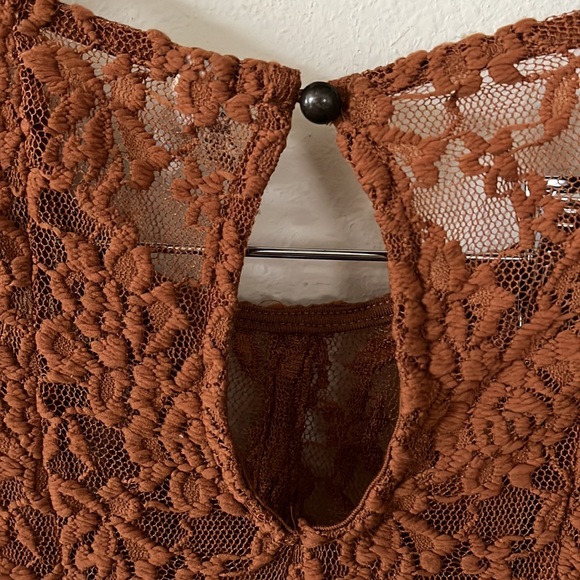 Mudd Floral Lace Tank - Picture 6 of 12